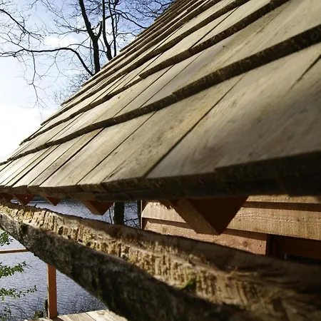 Les Hebergements Insolites De Quenecan Lodge