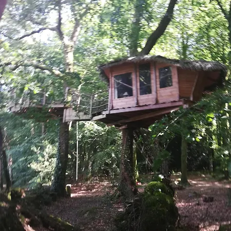 Les Hebergements Insolites De Quenecan Lodge *