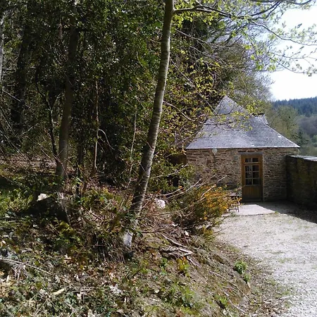 Les Hebergements Insolites De Quenecan Lodge