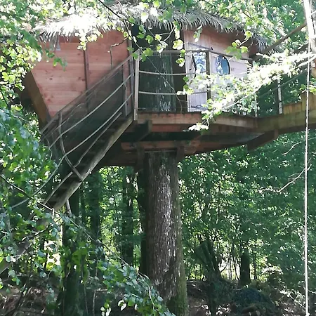 Les Hebergements Insolites De Quenecan Lodge *