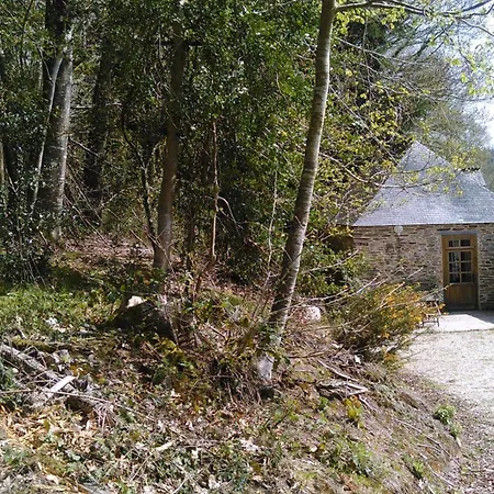 Les Hebergements Insolites De Quenecan Lodge Perret (Morbihan)