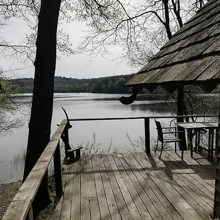 Lodge Les Hebergements Insolites De Quenecan Perret (Morbihan)