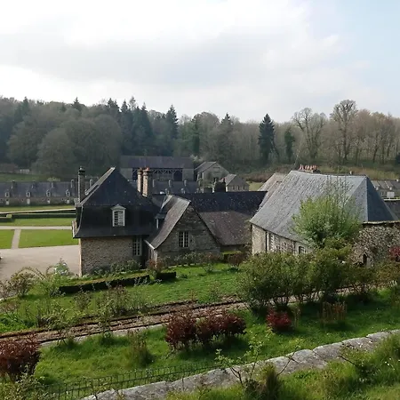 Les Hebergements Insolites De Quenecan * Perret (Morbihan)